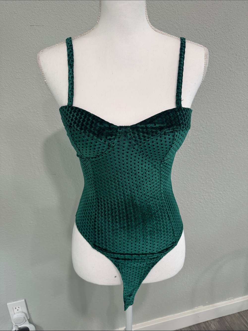 Lulu's Deep Emerald Green Textured Velvet Bodysuit